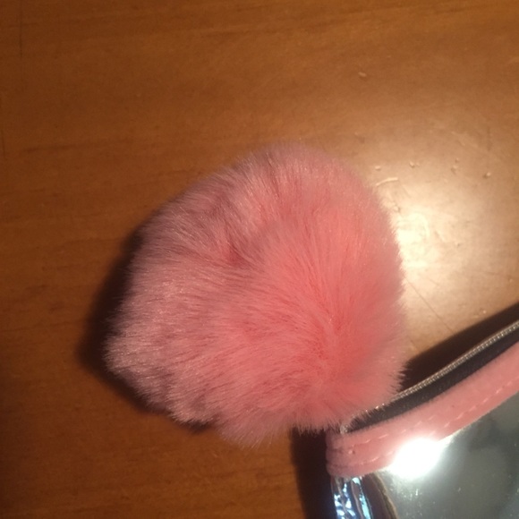 Benefit Cosmetics Roller Dome Makeup Bag - Picture 3 of 7